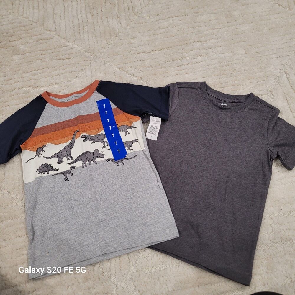 NWT  Boys Youth T-Shirts Tee Lot Of 2 Dinosaur Plain Size 7 B20